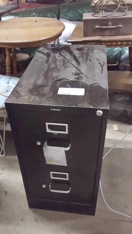 lot 119 image: 2 Drawer Filing Cabinet