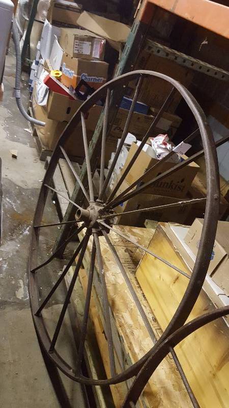 lot 139 image: Antique 54 Wagonwheel