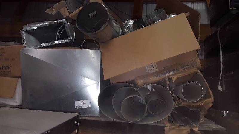 lot 141 image: Pallet of HVAC venting and pieces