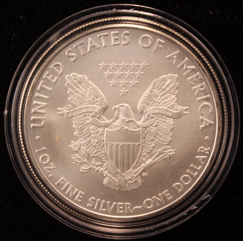 2010 AMERICAN SILVER EAGLE 1 TROY OZ. .999 FINE SILVER DOLLAR IN AIRTITE CAPSULE