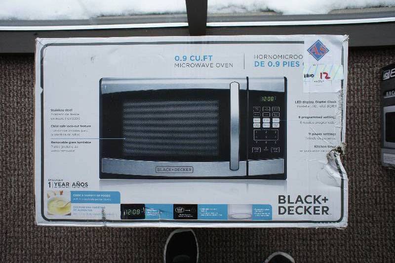 New - Black+Decker EM925AZE-P 900 Watt Microwave Oven - 0.9 cu ft