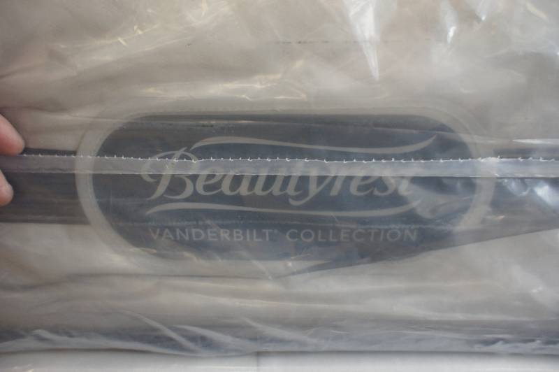 lot 18 image: New - Queen Size - Simmons Beautyrest - Vanderbilt Collection Allie Firm - Queen Size Mattress