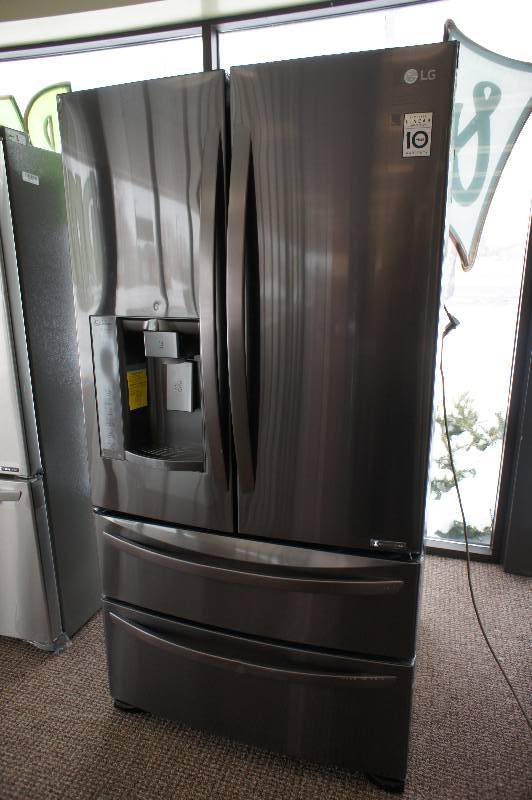 lot 1 image: New - LG LMXS27626D French Door Refrigerator - 35.7 - 26.7 cu ft - Black Stainless Steel - Tested Works