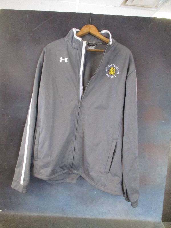 lot 16 image: UNDERARMOUR JACKET