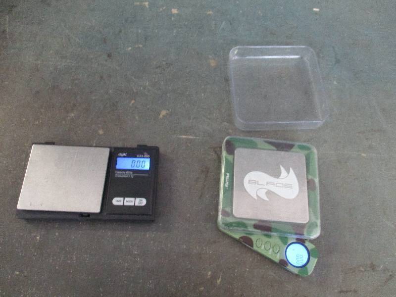 lot 40 image: Small Digital Scales