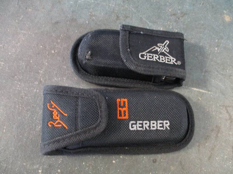 lot 45 image: Gerber Knives