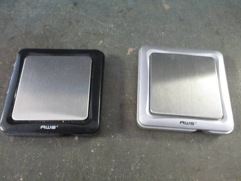 lot 47 image: AWS Scales