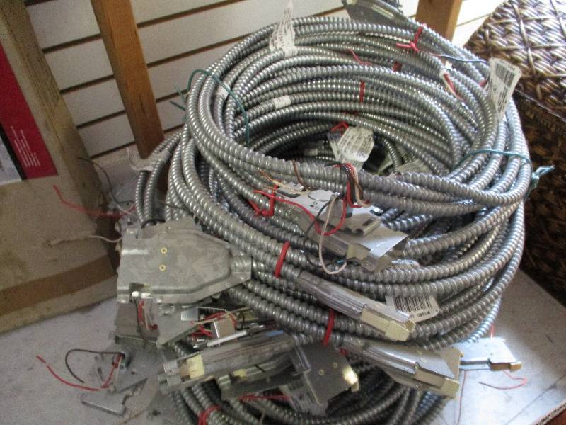 lot 80 image: Fixture cable