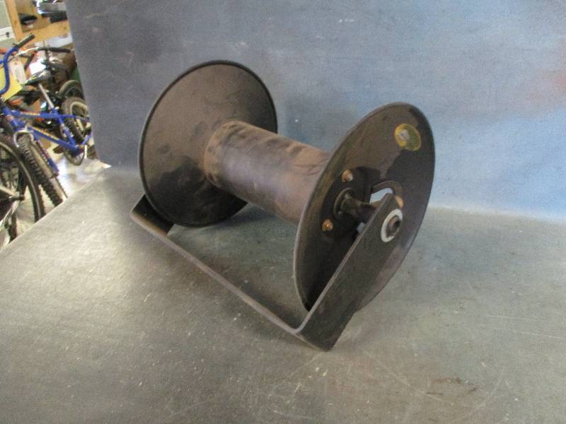lot 82 image: Northern Industrial Air Hose Reel
