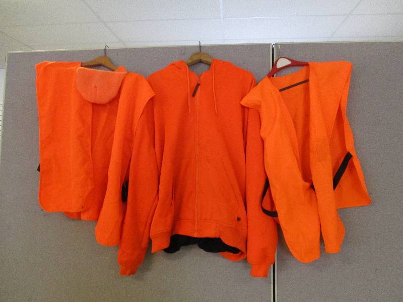 lot 84 image: Hunters clothes