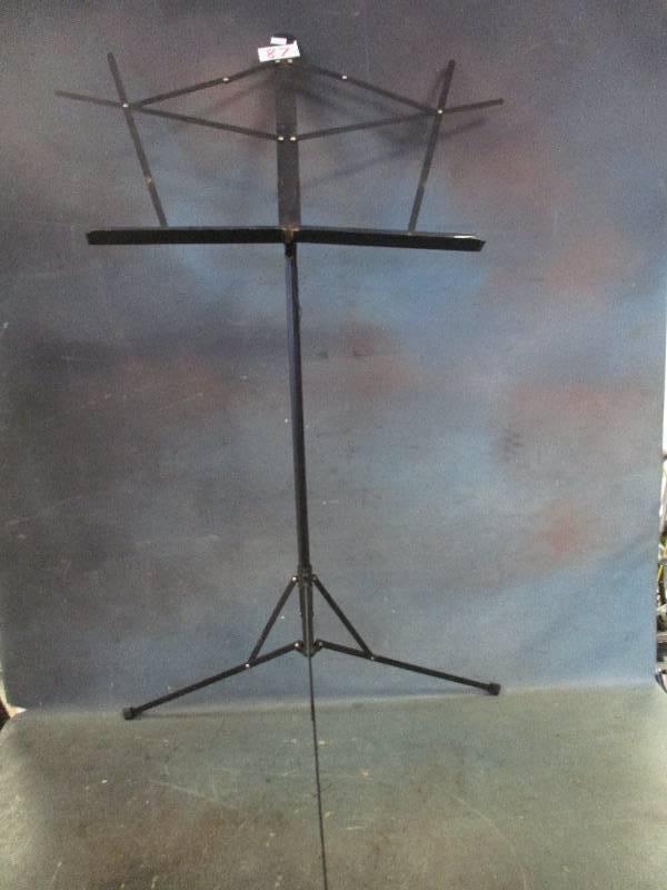 lot 87 image: Music stand