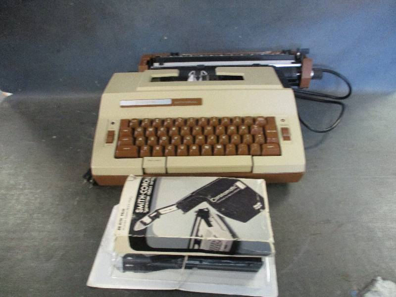 lot 96 image: Vintage Smith Corona Electric Typewriter