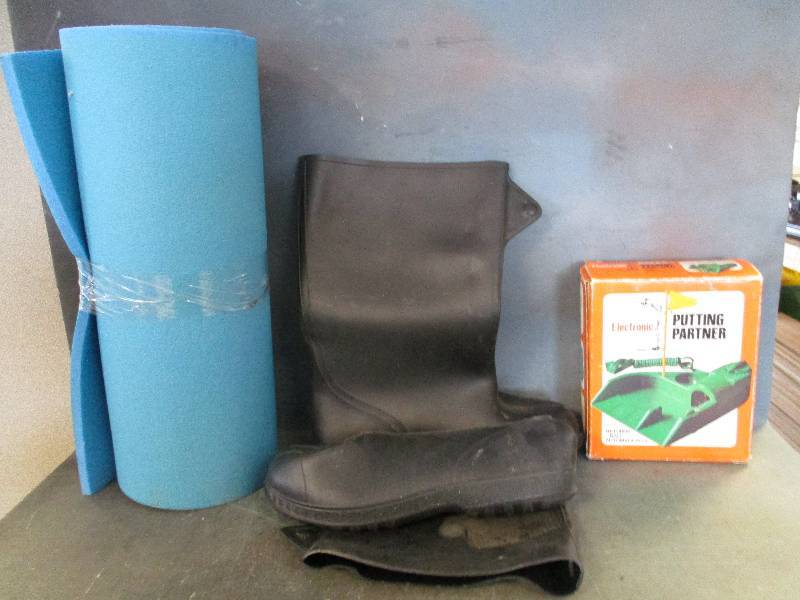 lot 106 image: Rubber Boots Golf Putting Partner Coleman Lantern