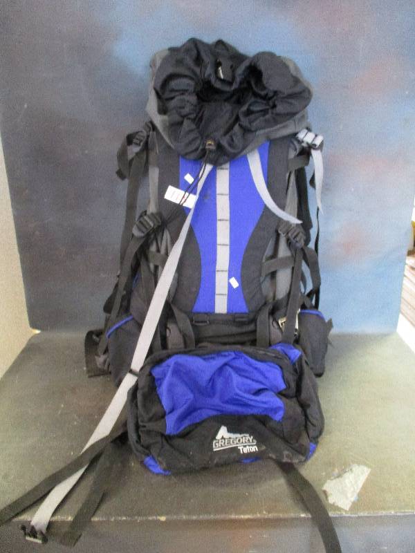 lot 115 image: Gently Used Hunting Hiking Packpack