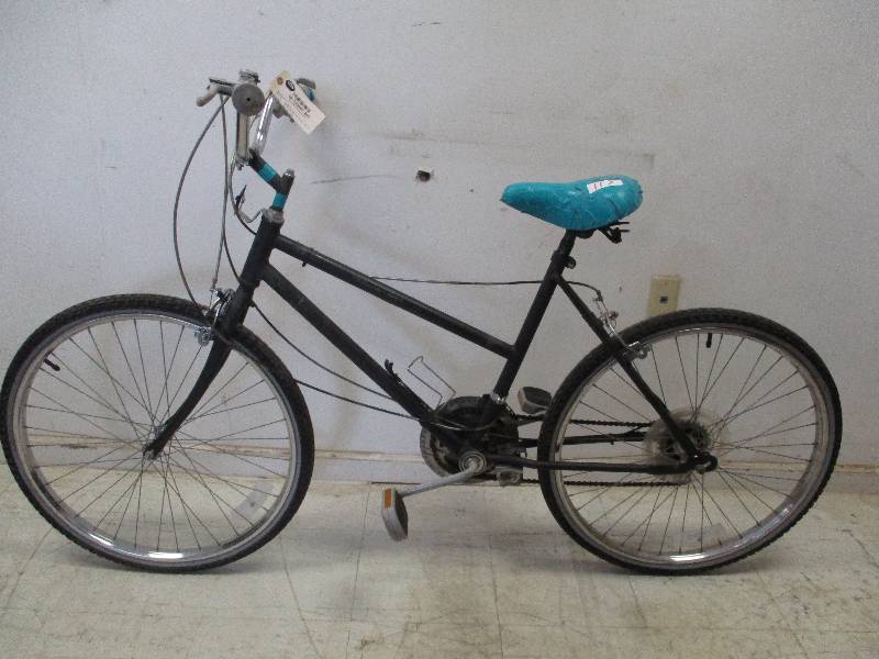 lot 117 image: 26 12 Speed Girls Bicycle