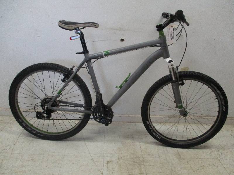 lot 118 image: 26 21 Speed Mountain Boys Bicycle Trek