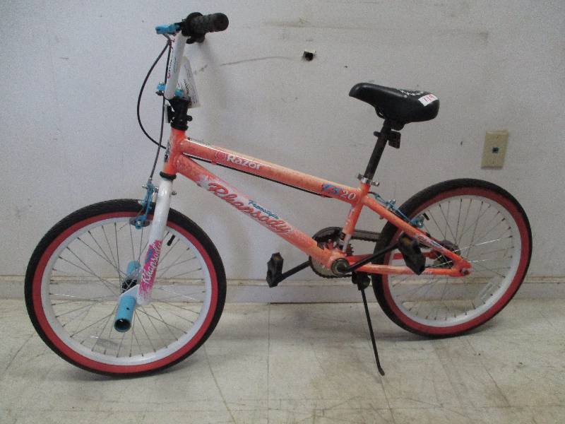 lot 119 image: 20 Single Speed Girls Free Style Bicycle Razor