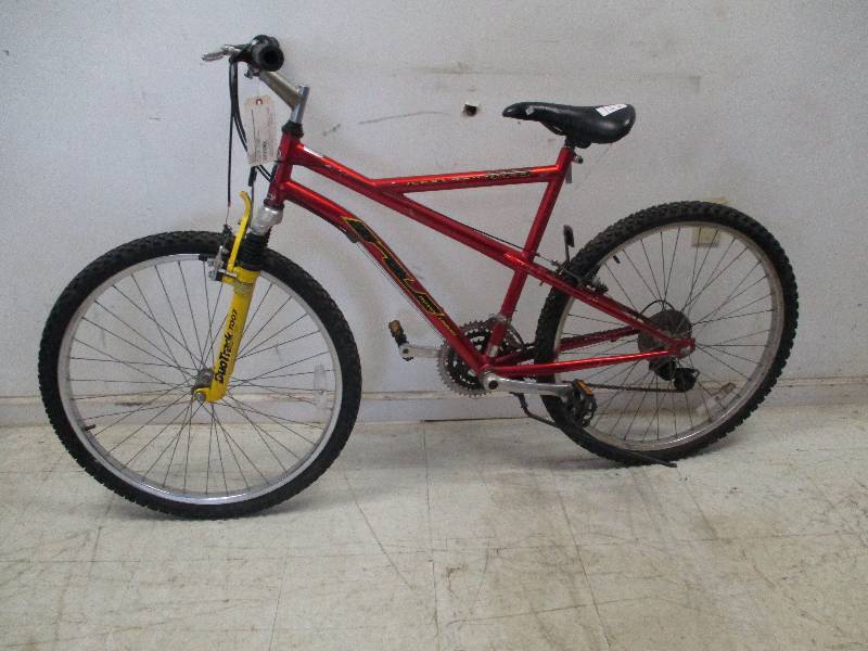 lot 122 image: 25 15 Speed Boys Mountain Bicycle Royce Union