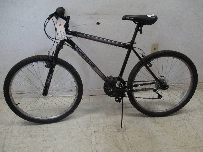lot 126 image: 26 18 Speed Boys Mountain Bicycle Roadmaster Granite Peak