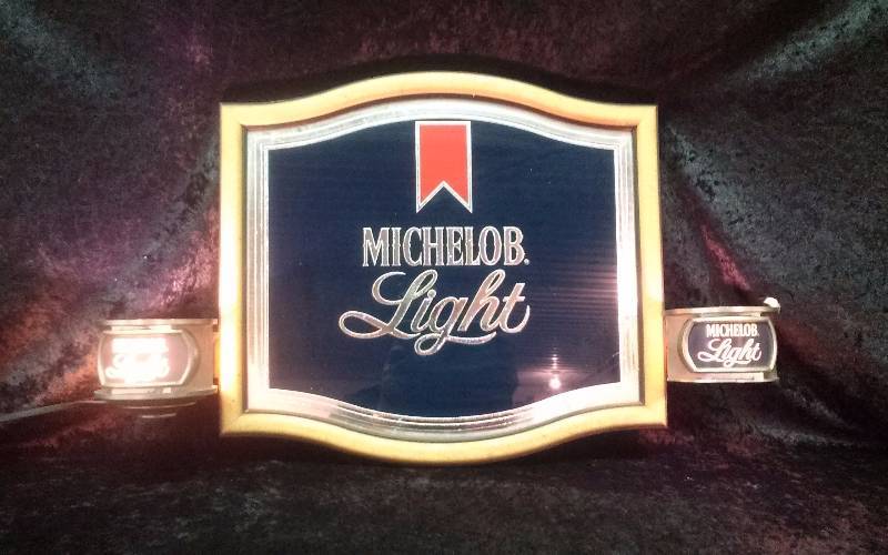 lot 3 image: Michelob Light Backbar Light, 16x26, lights up
