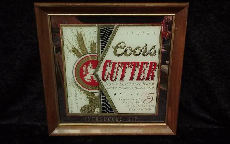lot 8 image: Framed Coors Cutter Limited Edition Mirror, 15x15