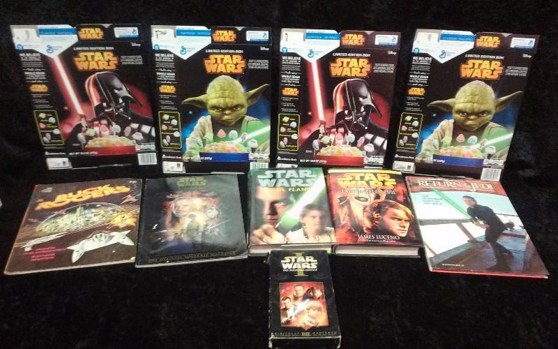 lot 20 image: Lot - Misc Star Wars - Books