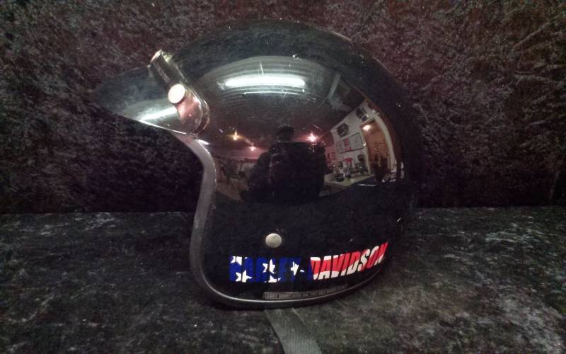 lot 28 image: Youth Classic Harley Davidson Helmet, Size XL