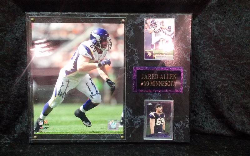 lot 34 image: MN Vikings Jared Allen Memorabiia