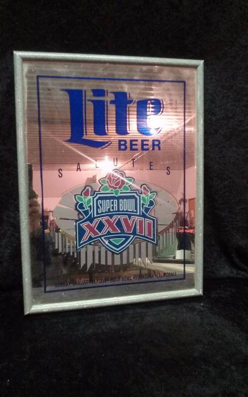 lot 40 image: Lite Beer Super Bowl XXVII Mirror, 21x16
