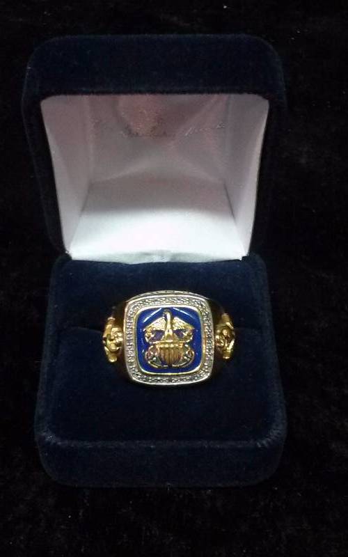 lot 45 image: Danbury Mint US Navy Ring