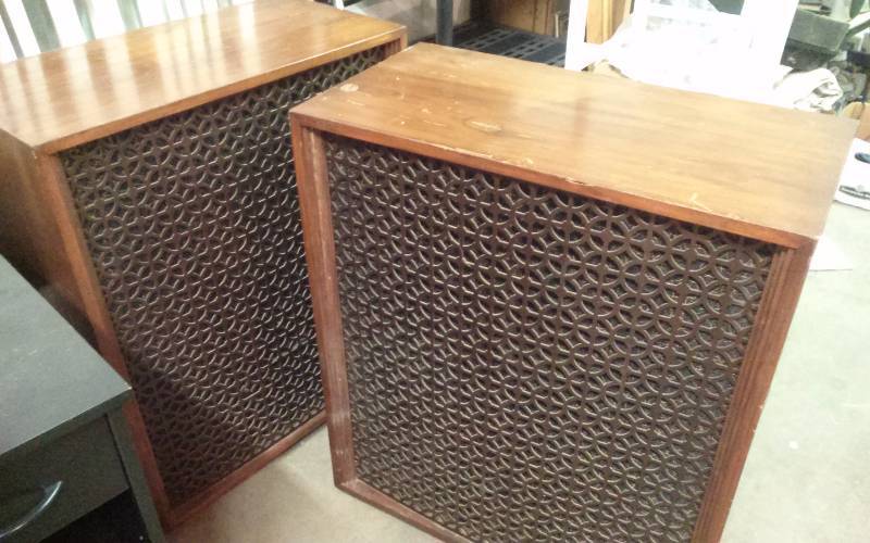 lot 52 image: 1970s Era SpeakersCabinets, 38hx31wx16d