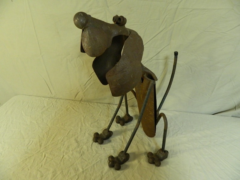 lot 6 image: Scrap Metal Art Dog