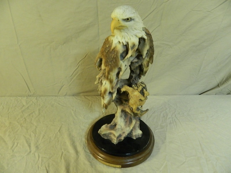 lot 11 image: Eagles Domain Statue