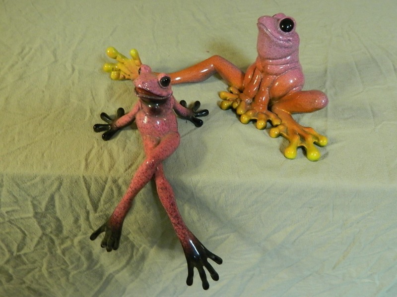 lot 19 image: Frog Decor Art
