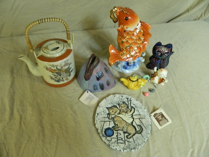 lot 31 image: Collectibles