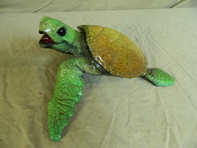 lot 32 image: Turtle Figurine