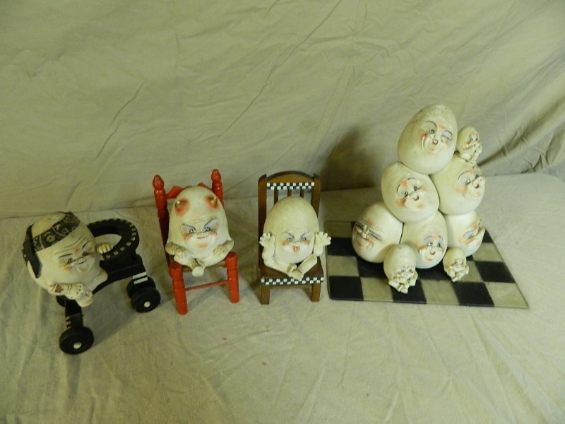 lot 33 image: Allyson Nagel Figurines