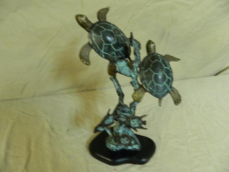 lot 34 image: Marine Life Statue