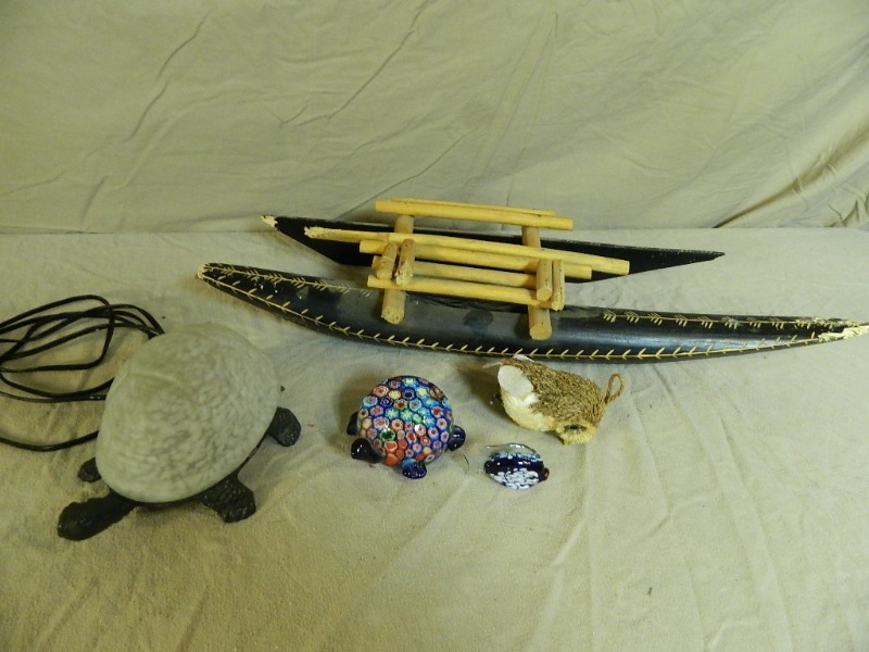 lot 37 image: Vinci Hand Blown Glass Art and More