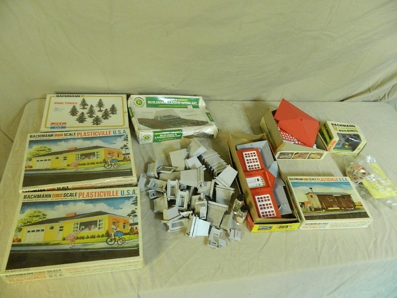 lot 50 image: Large Lot of Model Train Buildings and More