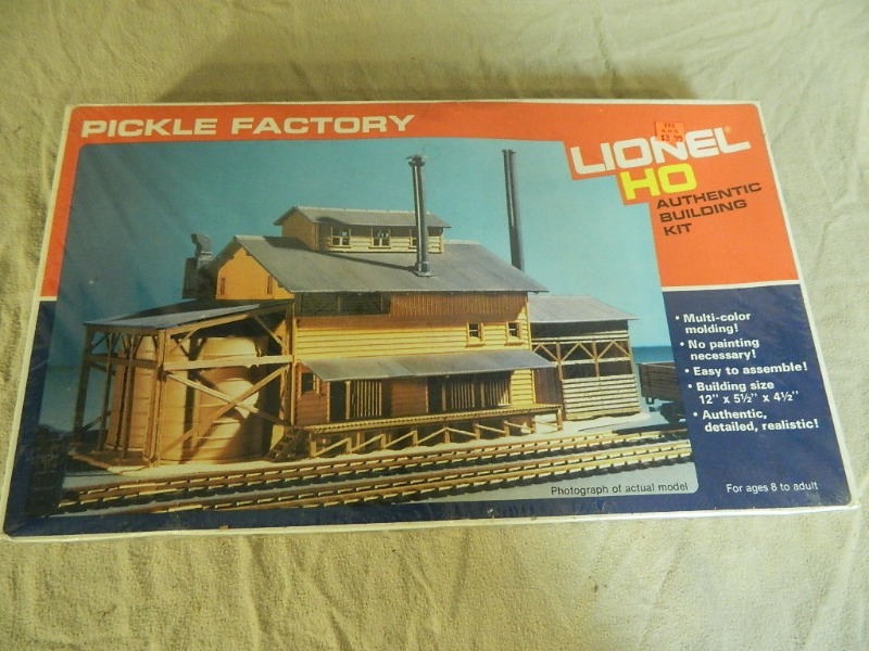lot 51 image: New Lionel Model Train Pickle Factory