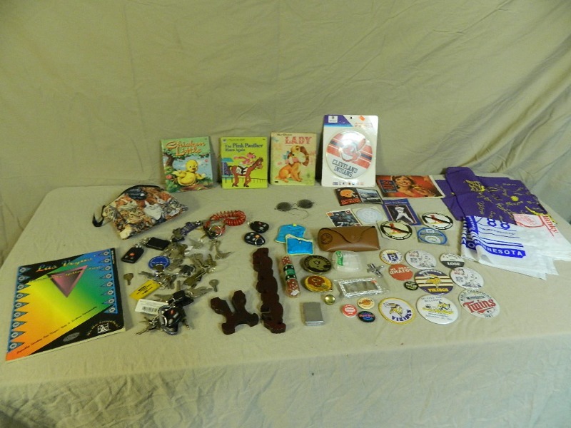 lot 70 image: Assorted Collectibles