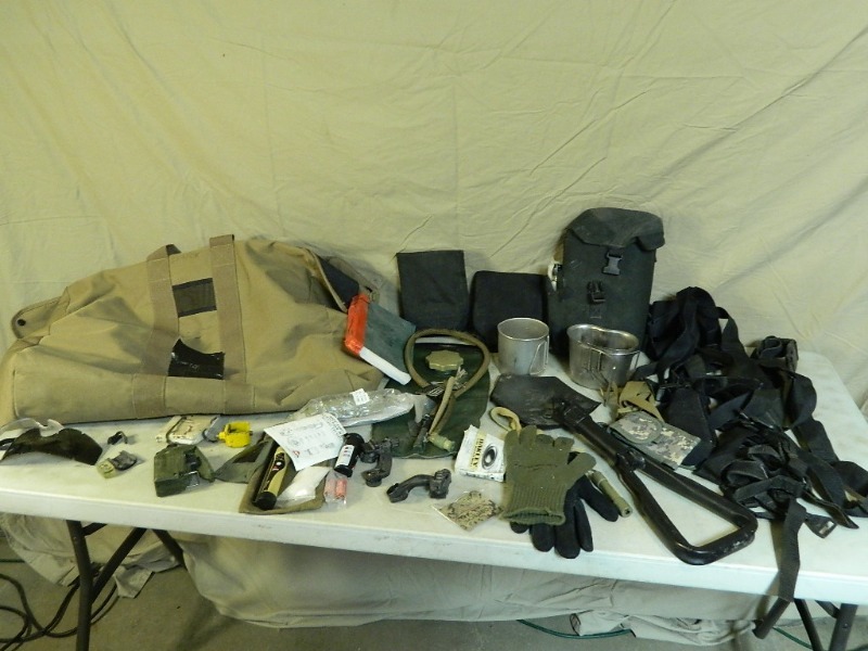 lot 86 image: Military Items