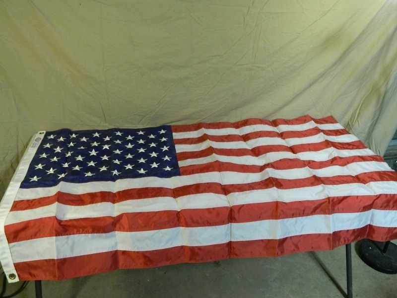 lot 87 image: American Flag
