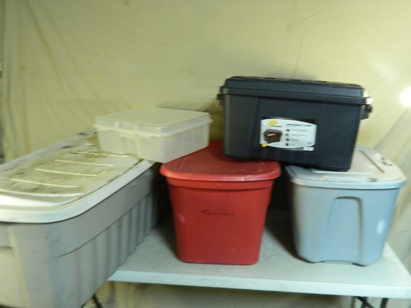 lot 89 image: Assorted Totes