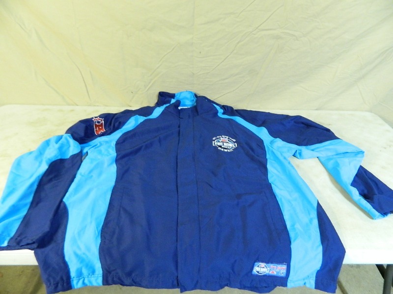 lot 114 image: New Pro Bowl Pullover