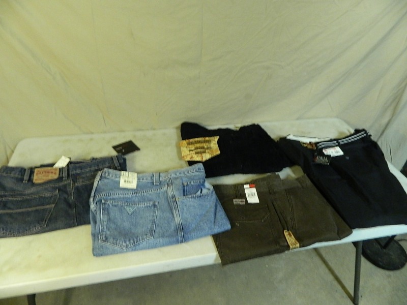 lot 117 image: New Mens Bottoms