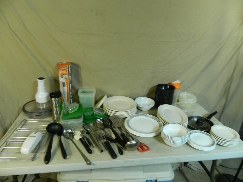 lot 128 image: Kitchen Items