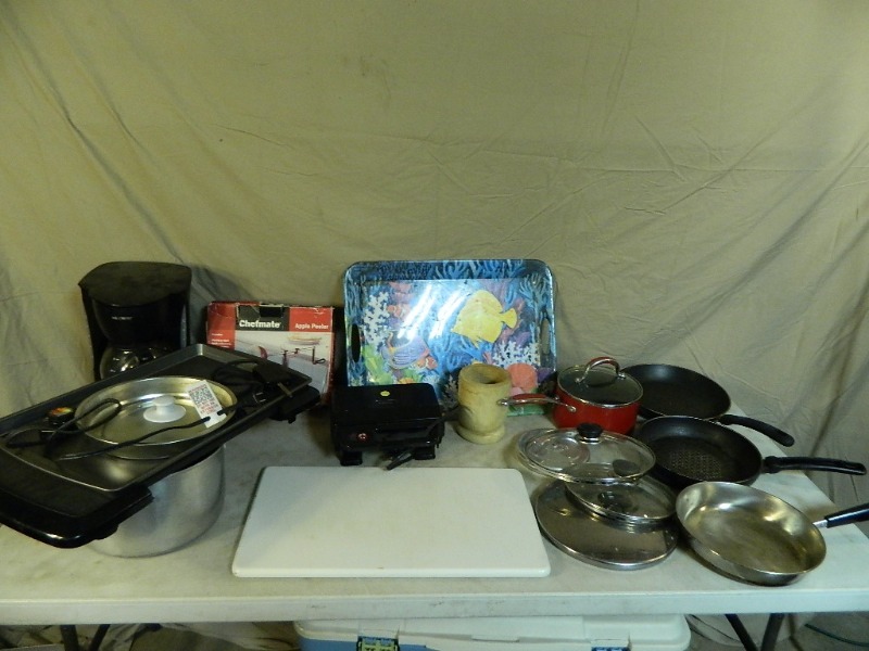 lot 134 image: Kitchen Items