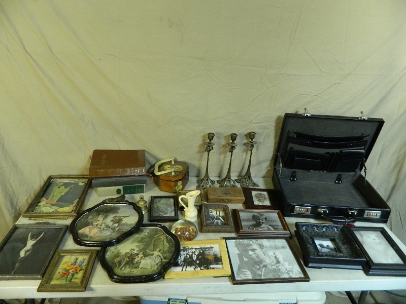 lot 144 image: Antiques and Collectibles